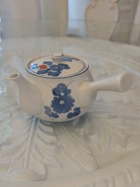 Saikai Pottery Japanese kyusu teapot